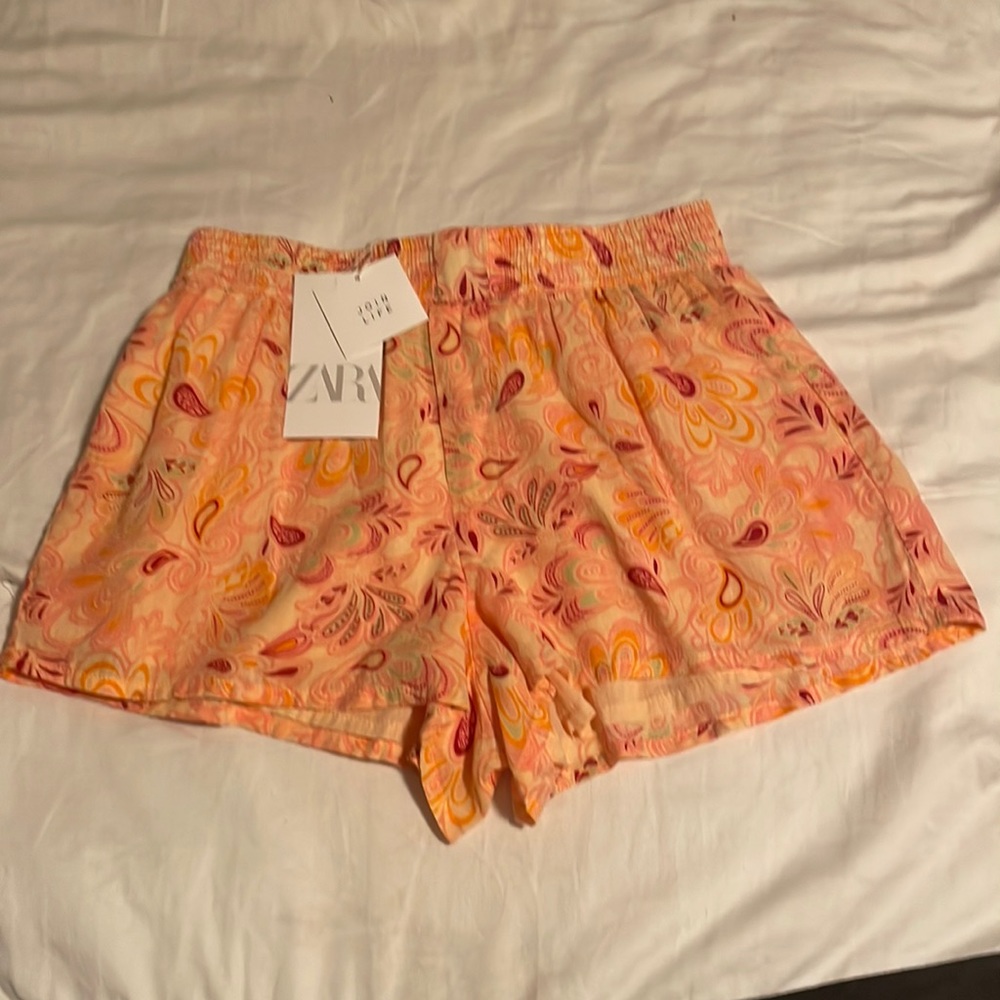 Zara women’s cotton printed shorts.